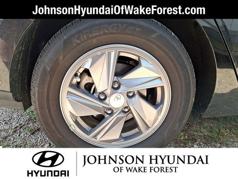 Used 2025 Hyundai Elantra SE FWD image 5