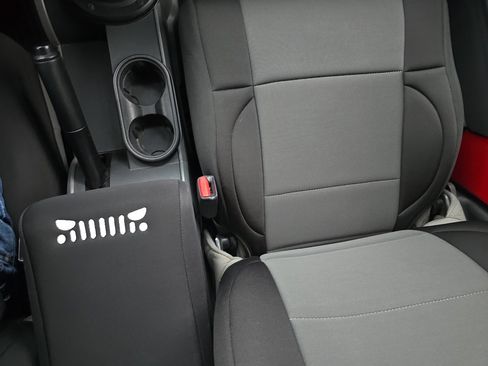 Used 2010 Jeep Wrangler Sport image 28