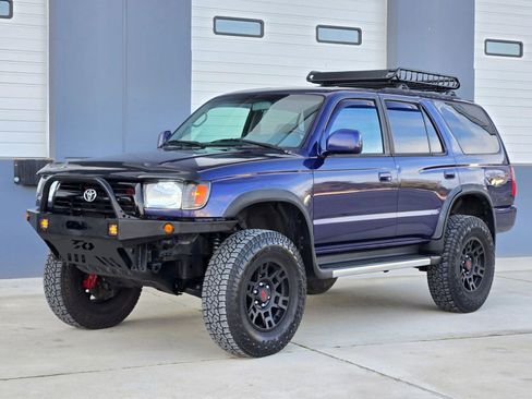 Used 2000 Toyota 4Runner SR5 image 3