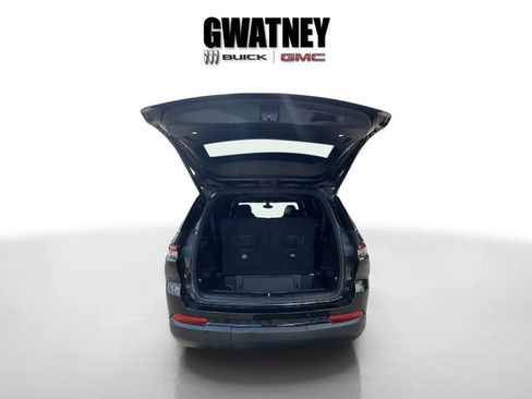 Used 2023 Jeep Grand Cherokee L Laredo image 17