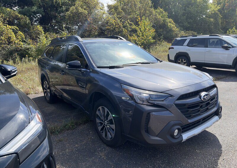 Used 2023 Subaru Outback Limited AWD/4WD image 3