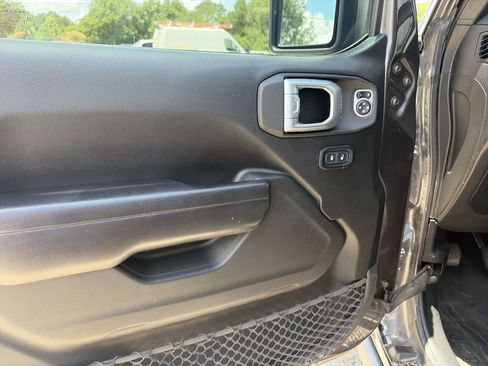 Used 2020 Jeep Wrangler Unlimited Rubicon AWD/4WD image 18