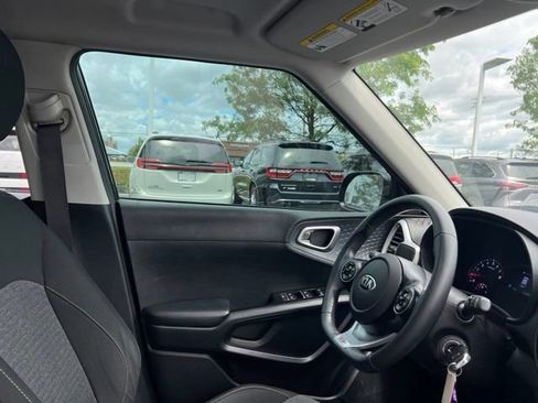 Used 2021 Kia Soul GT-Line FWD image 32