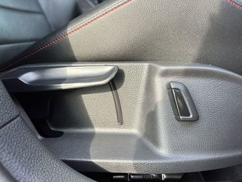 Used 2018 Volkswagen GTI SE w/ SE Leather Package image 30