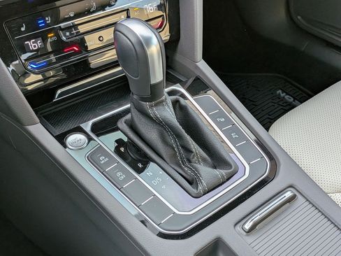 Used 2023 Volkswagen Arteon SEL Premium image 26