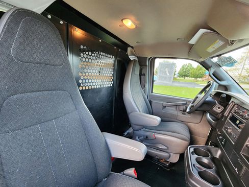 Used 2023 GMC Savana 2500 w/ Driver Convenience Package image 25