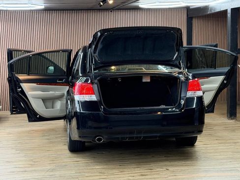 Used 2011 Subaru Legacy 2.5i Limited image 8