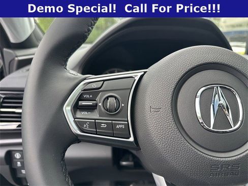 Used 2025 Acura RDX SH-AWD image 17