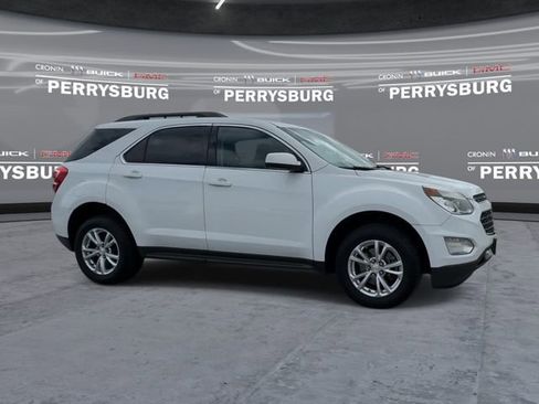 Used 2017 Chevrolet Equinox LT w/ Convenience Package FWD image 9