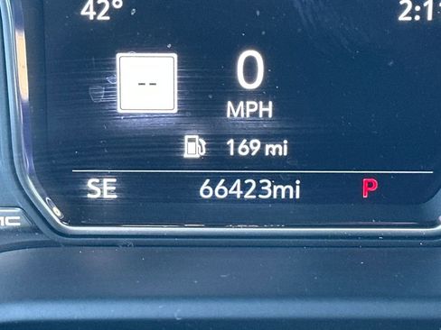 Used 2021 GMC Yukon Denali w/ Denali Premium Package image 4