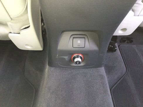 Used 2015 Audi Q3 2.0T Prestige w/ Prestige Package image 35