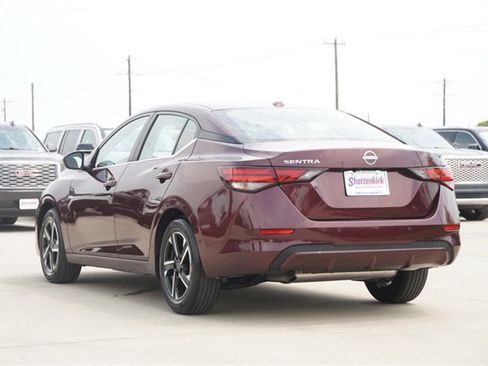 Used 2025 Nissan Sentra SV image 6