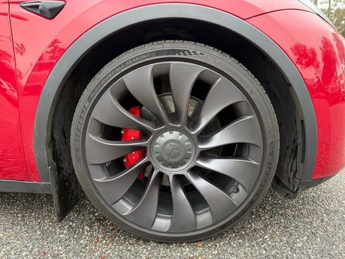 Used 2022 Tesla Model Y Performance image 7