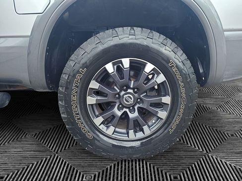 Used 2018 Nissan Titan PRO-4X AWD/4WD image 14