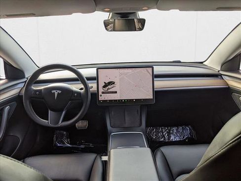 Used 2022 Tesla Model 3 Long Range image 17