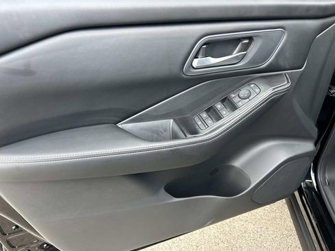 New 2026 Nissan Rogue SV FWD image 17