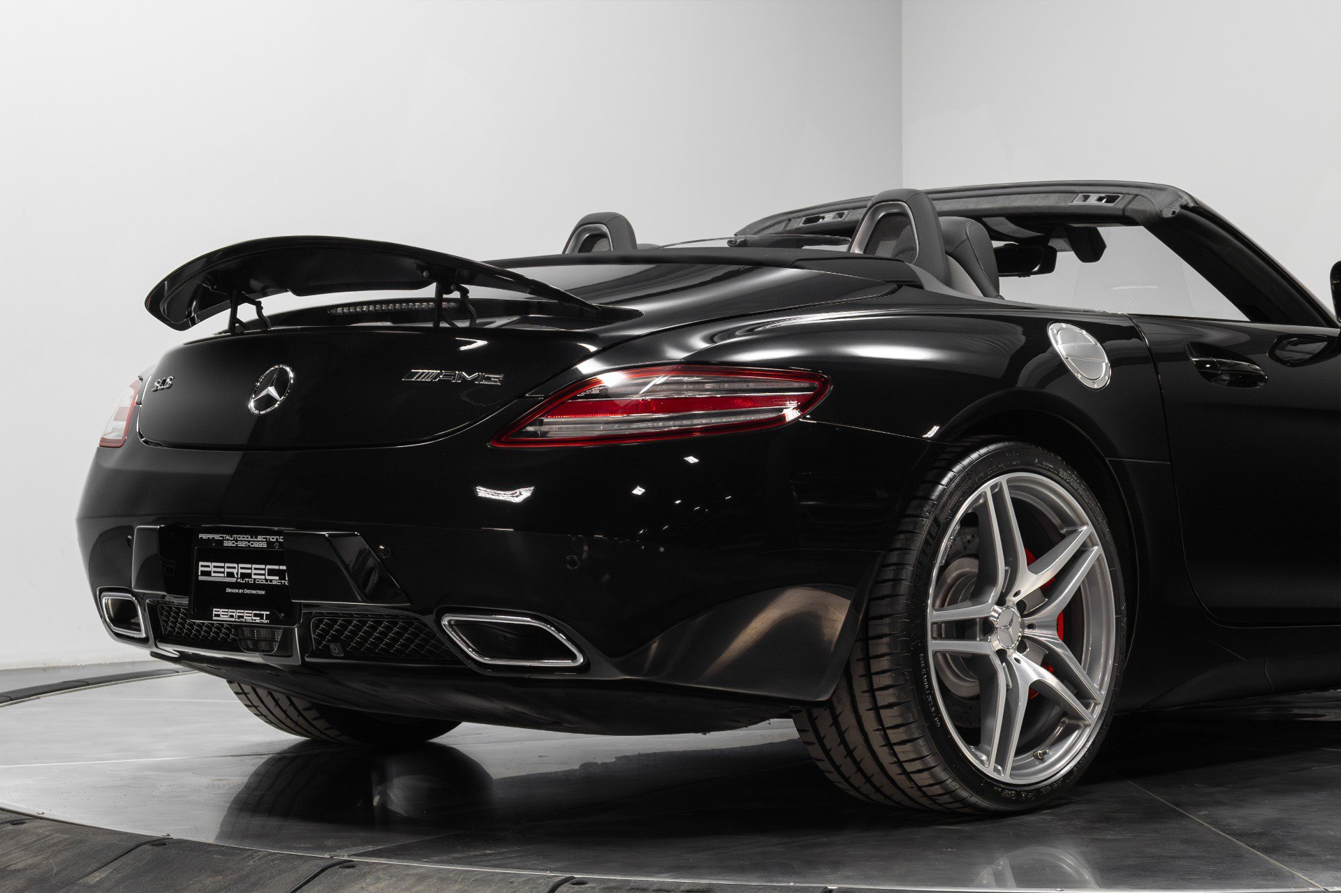 Used 2012 Mercedes-Benz SLS AMG Roadster image 20