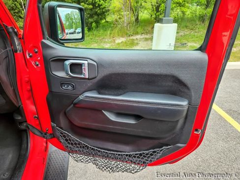 Used 2020 Jeep Wrangler Unlimited Sahara AWD/4WD image 27