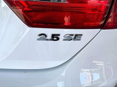 Used 2012 Volkswagen Jetta SE FWD image 21