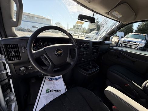 Used 2023 Chevrolet Express 2500 w/ Driver Convenience Package image 15