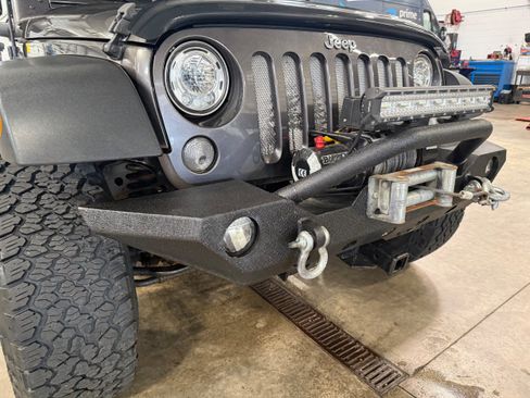 Used 2017 Jeep Wrangler Unlimited Sport w/ Quick Order Package 24S AWD/4WD image 2
