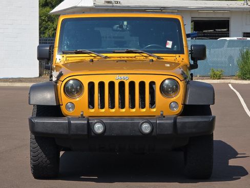 Used 2014 Jeep Wrangler Unlimited Rubicon w/ Dual Top Group AWD/4WD image 9