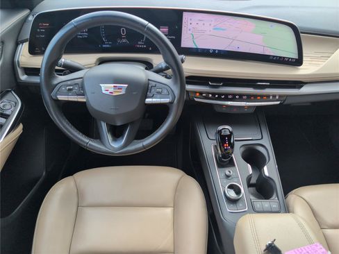 Used 2025 Cadillac XT4 Premium Luxury FWD image 33