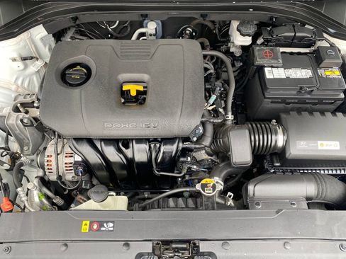 Used 2019 Hyundai Elantra SE image 28