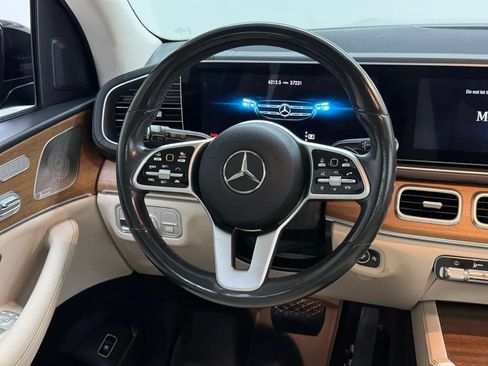 Used 2021 Mercedes-Benz GLS 450 4MATIC image 25