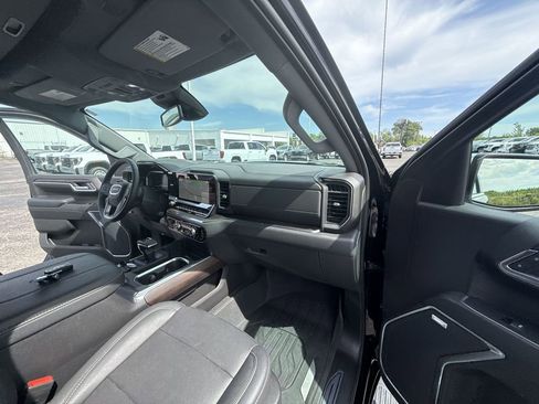 Certified 2023 GMC Sierra 1500 SLT w/ SLT Premium Package AWD/4WD image 13