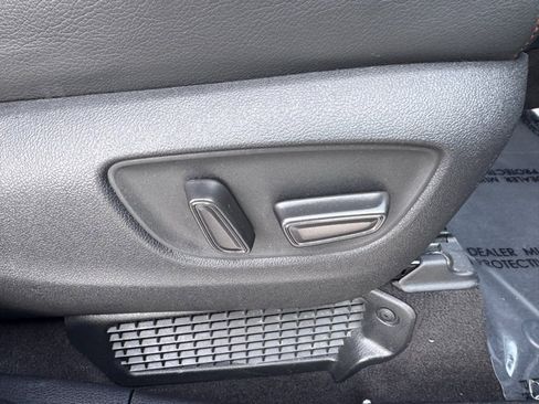 Used 2022 Toyota Sienna XSE image 26