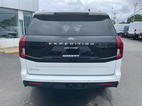 Certified 2025 Ford Expedition Active AWD/4WD image 3
