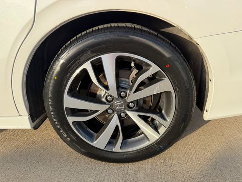 Used 2024 Honda Odyssey Touring image 41