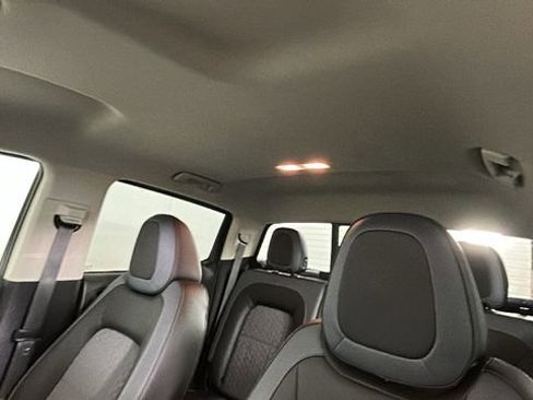 Used 2022 Chevrolet Colorado Z71 AWD/4WD image 13