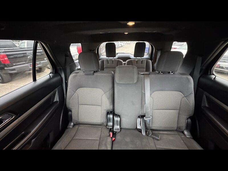 Used 2018 Ford Explorer XLT w/ Equipment Group 201A AWD/4WD image 20