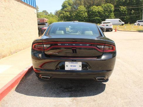 Used 2022 Dodge Charger SXT w/ Leather Interior Group image 5