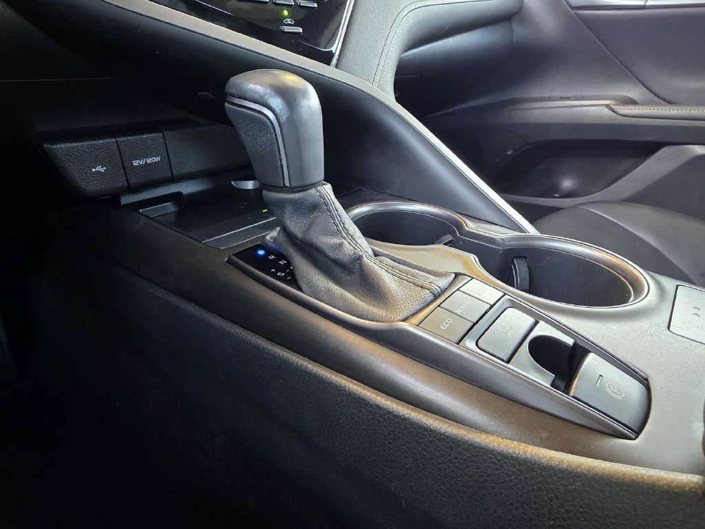 Used 2022 Toyota Camry XSE FWD image 19