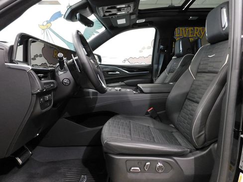 Used 2024 Cadillac Escalade ESV V w/ LPO, Floor Liner Package AWD/4WD image 32