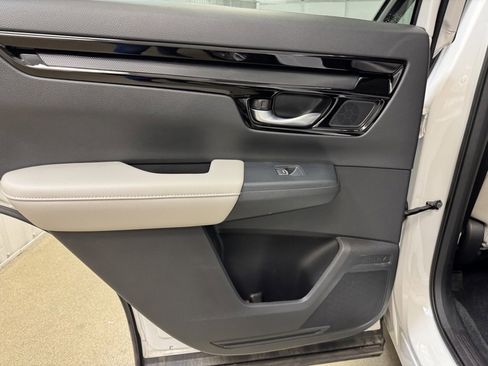 Used 2025 Honda CR-V EX-L image 15