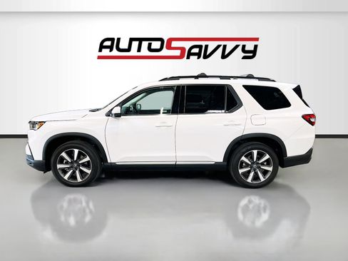 Used 2024 Honda Pilot Touring image 4