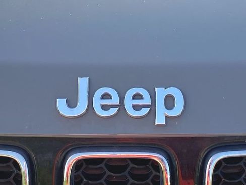 Used 2020 Jeep Compass Limited AWD/4WD image 11
