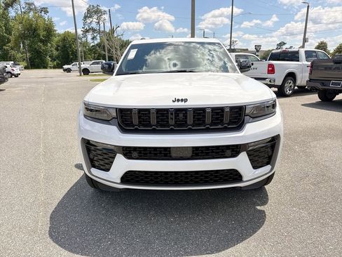 New 2026 Jeep Grand Cherokee L Limited AWD/4WD image 10