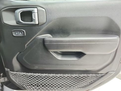 Used 2021 Jeep Wrangler Unlimited Sport image 39