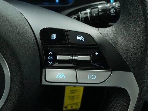 Used 2024 Hyundai Elantra SE FWD image 31