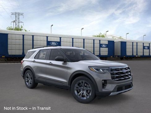 New 2026 Ford Explorer Active w/ Active Comfort Package image 7