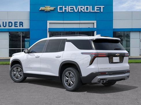 New 2026 Chevrolet Traverse LT image 3