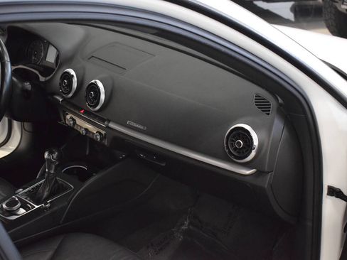 Used 2017 Audi A3 e-tron Premium FWD image 28