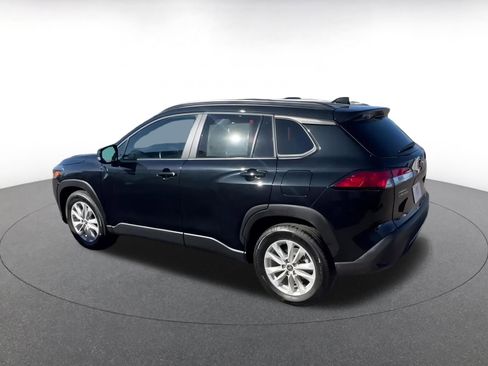 Used 2025 Toyota Corolla Cross LE image 10