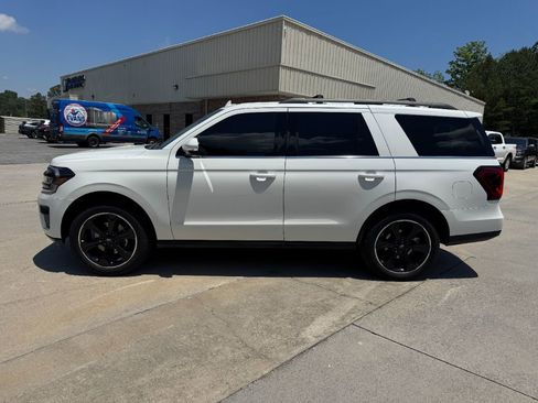 Used 2022 Ford Expedition Limited RWD image 2