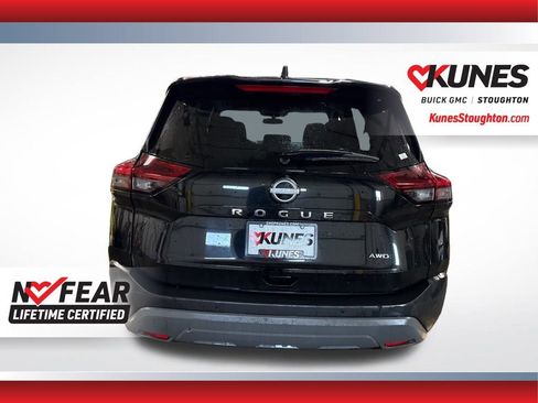 Used 2023 Nissan Rogue S image 10